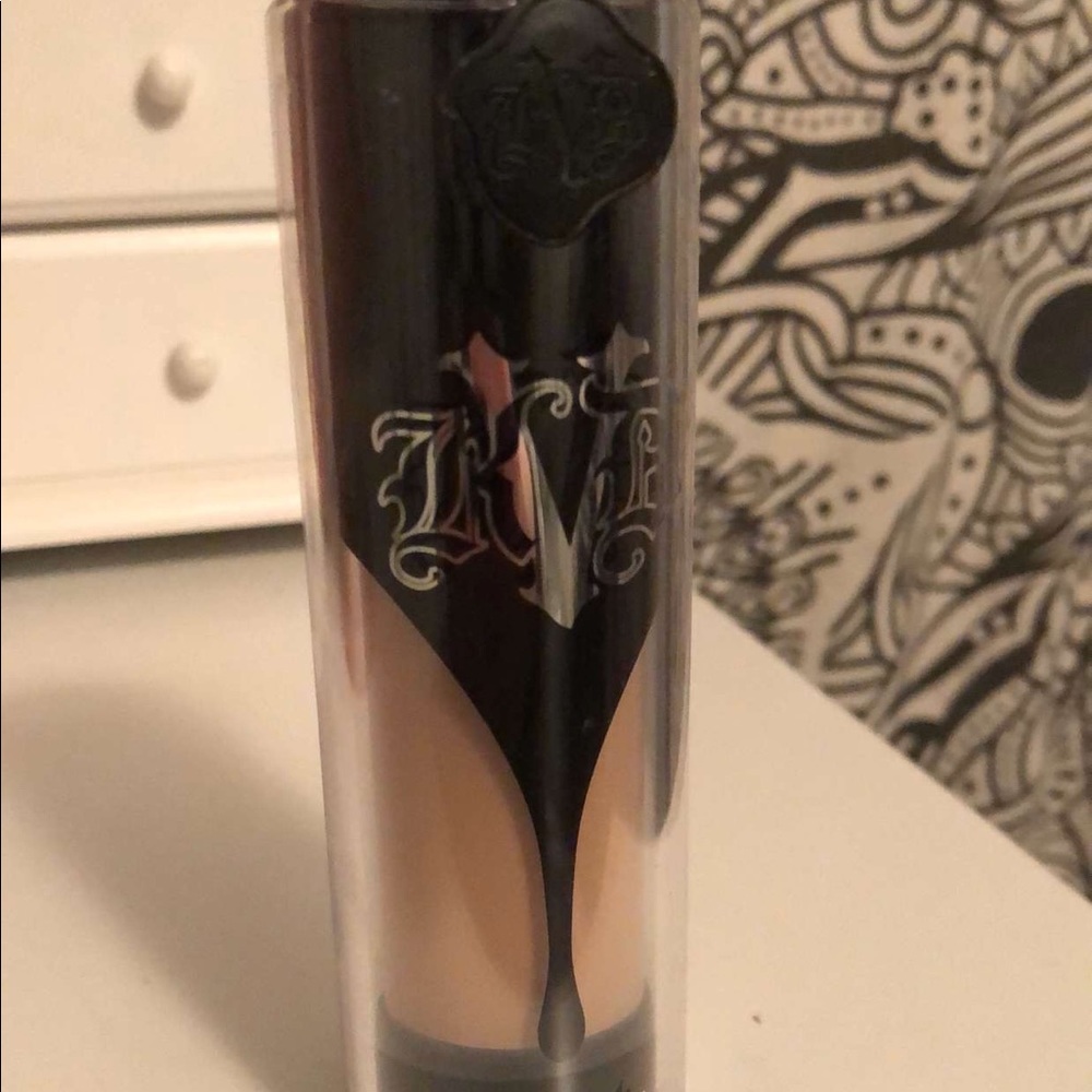 new kat von d lock it foundation light 46 cool